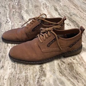 LASOKI European leather men’s shoes Size 39 NWT